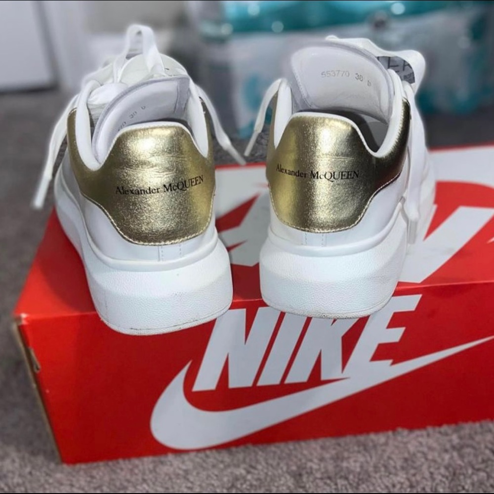 Alexander McQueen’s sneakers in Like-New condition.